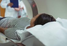 Tumori pediatrici, curare un figlio lontano da casa costa fino a 35mila euro l’anno